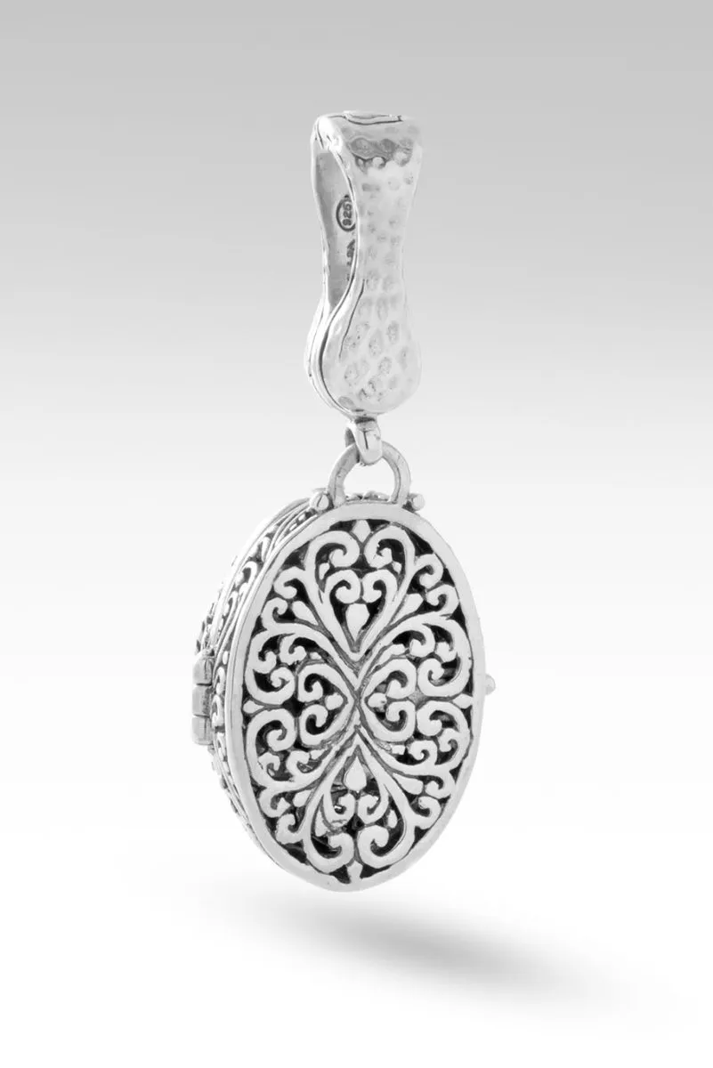 Inner Grace Pendant™ in Eagle Eye