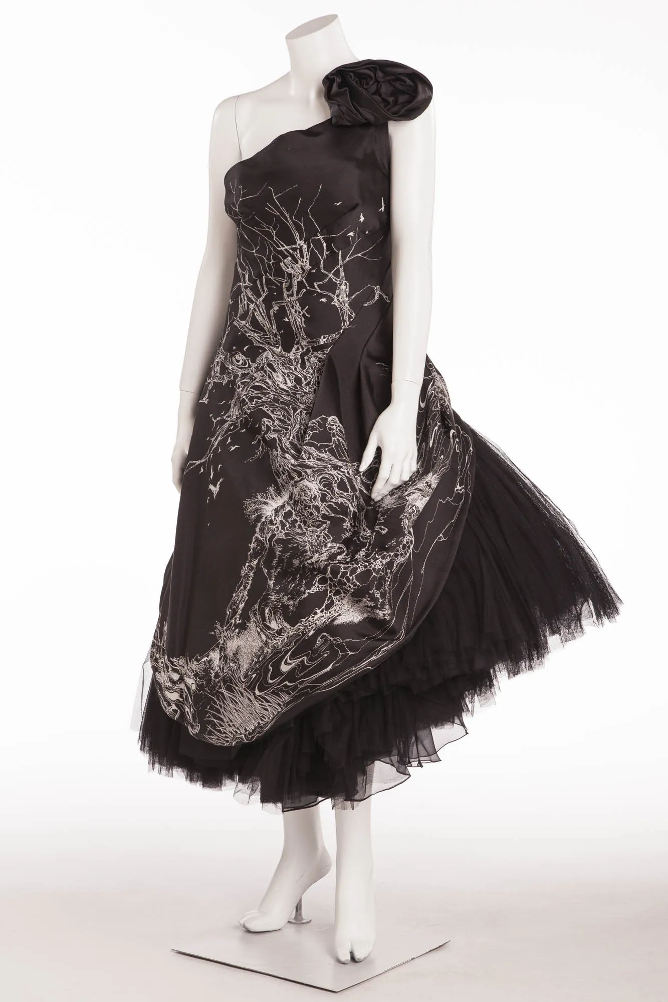 Original Alexander McQueen - New Black and White One Shoulder Dress with Tulle Bottom - IT 42