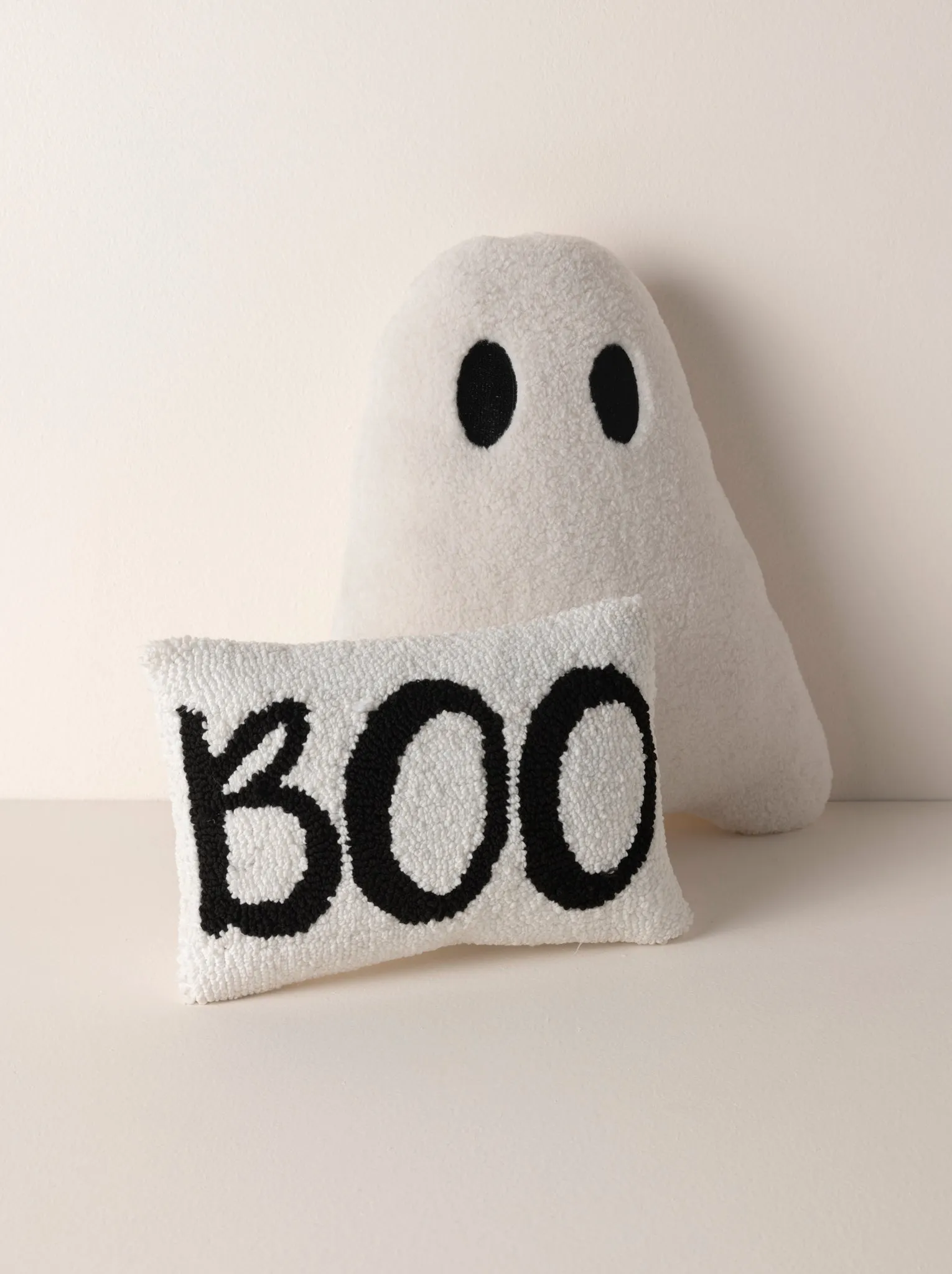 Shiraleah "Boo" Pillow, Ivory